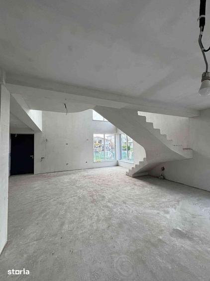 Casă cu 4 camere cu Teren 300 Mp în Eforie