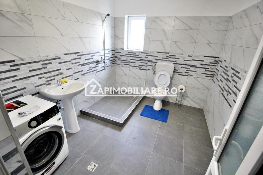 Casă individuală cu 4 camere cu Canalizare în Corunca