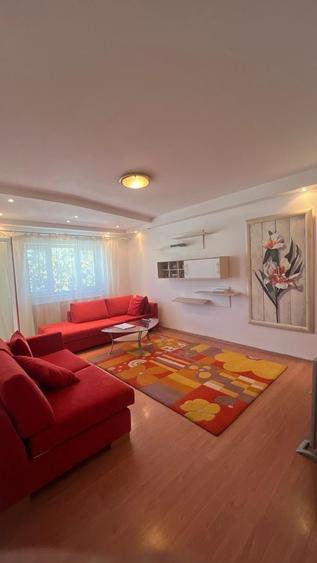 Apartament cu 3 camere decomandat, mobilat în Băneasa