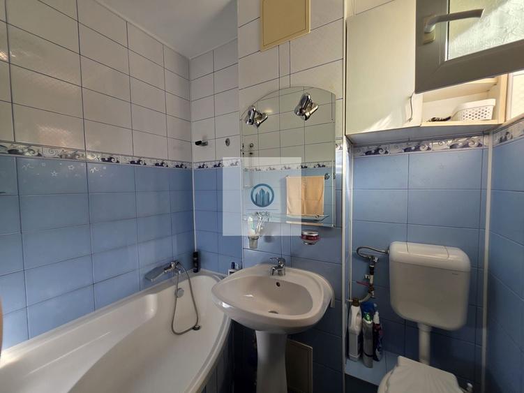 Apartament cu 3 camere decomandat, mobilat în Minerul