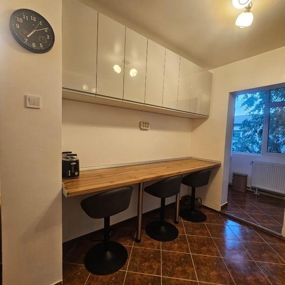 Apartament cu 2 camere decomandat, mobilat în Nicolina