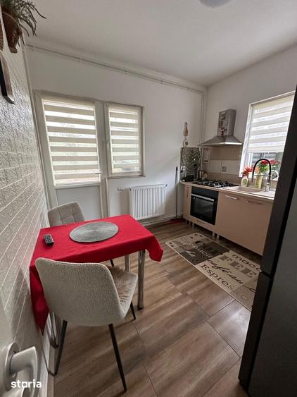 Casă cu 6 camere cu Teren 717 Mp în Holboca