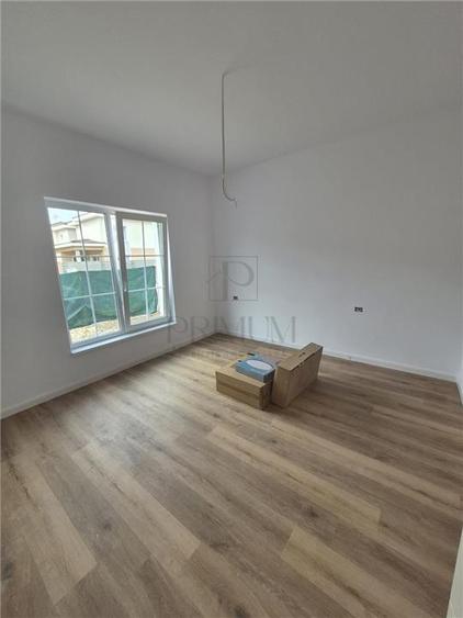 Duplex cu 4 camere cu Teren 300 Mp în Moșnița Nouă