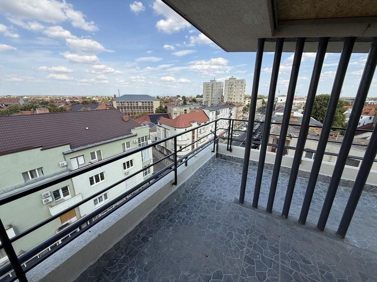 Apartament cu 3 camere decomandat în Ultracentral