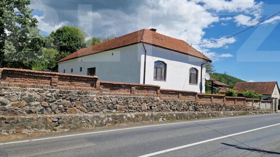 Casă cu 4 camere cu Teren 3166 Mp în Bejan