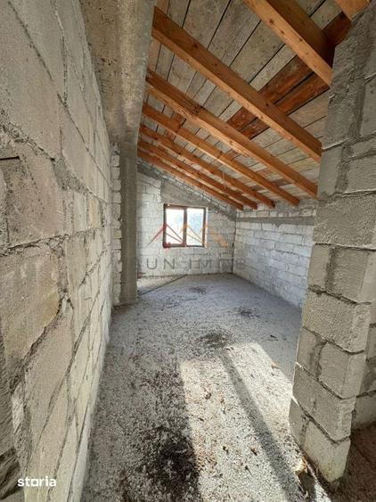 Casă cu 6 camere cu Teren 1354 Mp în Cornu