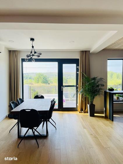Casă cu 5 camere cu Teren 250 Mp în Tokai