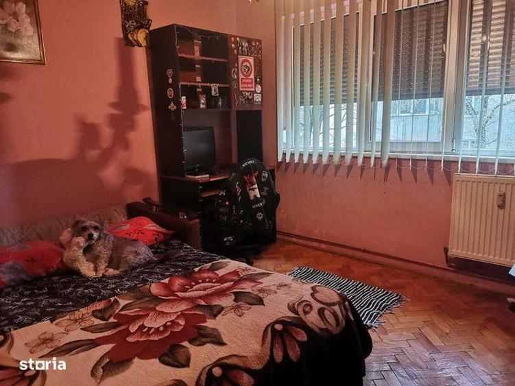 Apartament cu 3 camere semidecomandat, mobilat în Circumvalațiunii