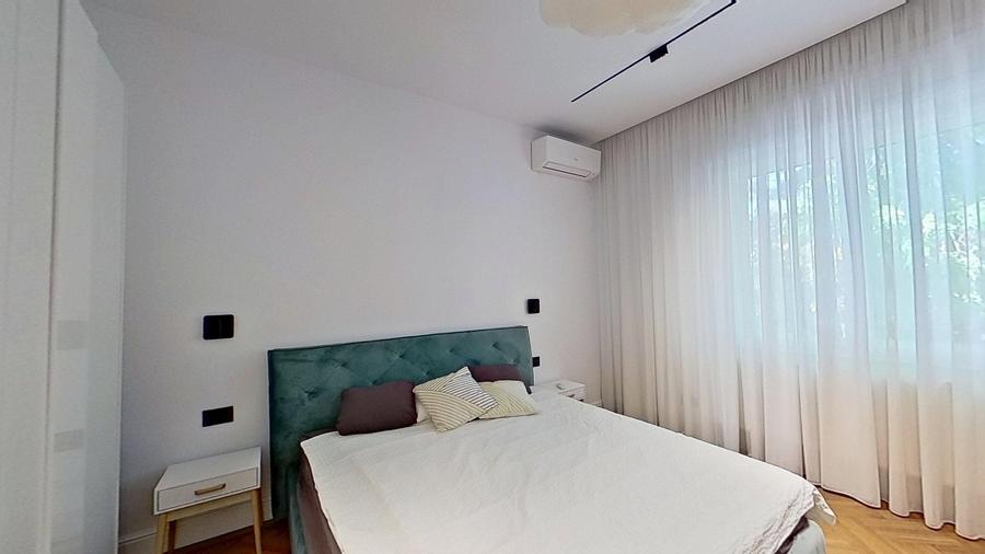 Apartament cu 5 camere decomandat, mobilat în Arcul de Triumf