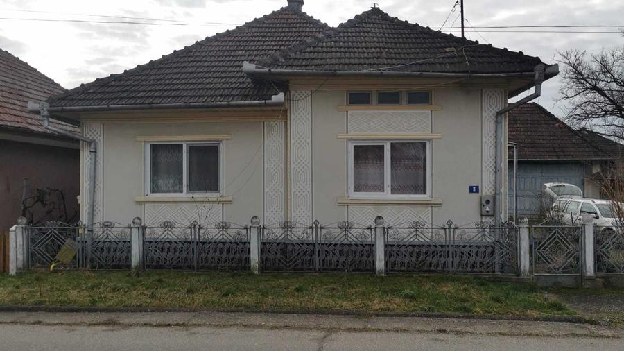 Casă cu 3 camere în Central