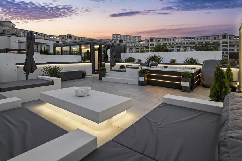 Penthouse cu 4 camere în P-ța Unirii