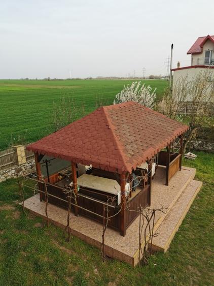 Casă individuală cu 5 camere cu Canalizare în Corbu