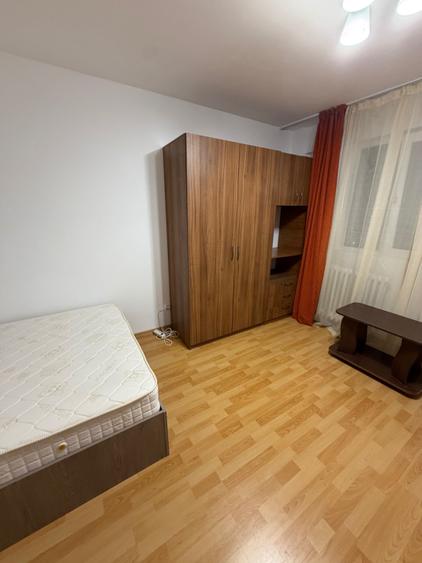 Garsonieră semidecomandată în Titan