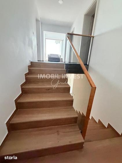Casă cu 5 camere cu Teren 270 Mp în Central