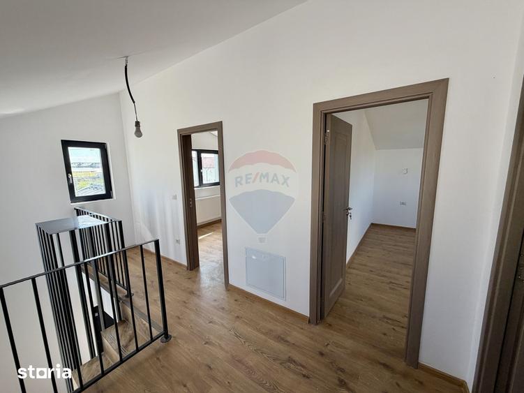 Casă cu 3 camere cu Teren 400 Mp în Golești