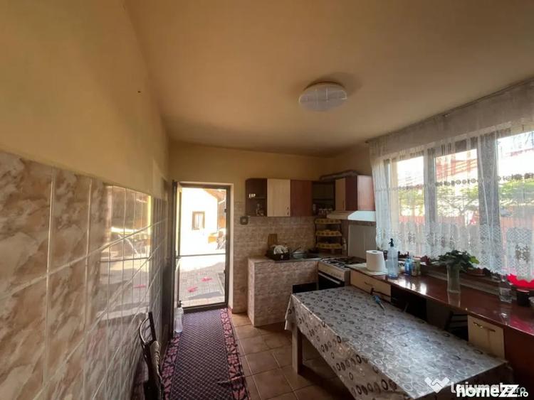 Casă cu 4 camere cu Teren 181 Mp în Rovine