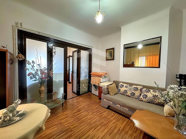 Apartament cu 4 camere semidecomandat, mobilat în Cișmigiu