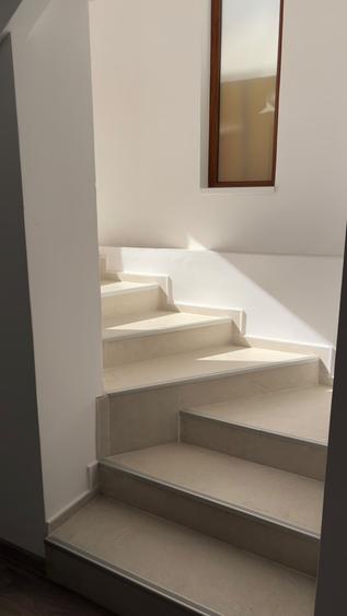 Apartament cu 3 camere decomandat în Peninsula
