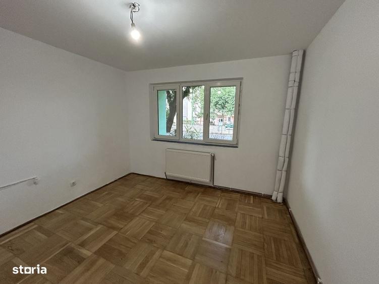 Apartament cu 3 camere în Romanilor