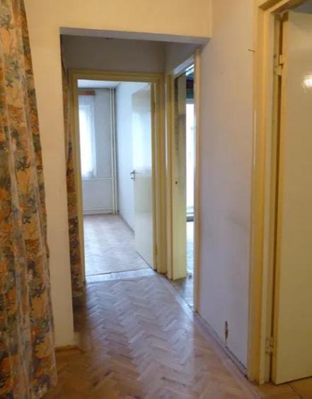 Apartament cu 3 camere semidecomandat în Astra