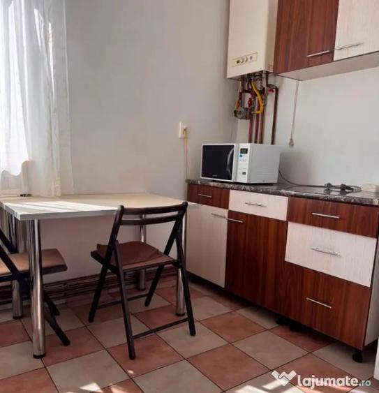 Apartament cu 2 camere semidecomandat în Gară