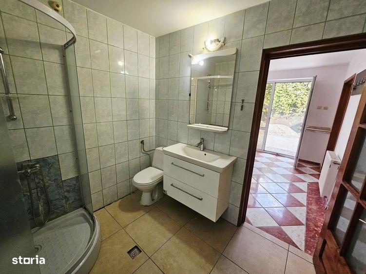 Casă cu 4 camere cu Teren 878 Mp în Ciorani