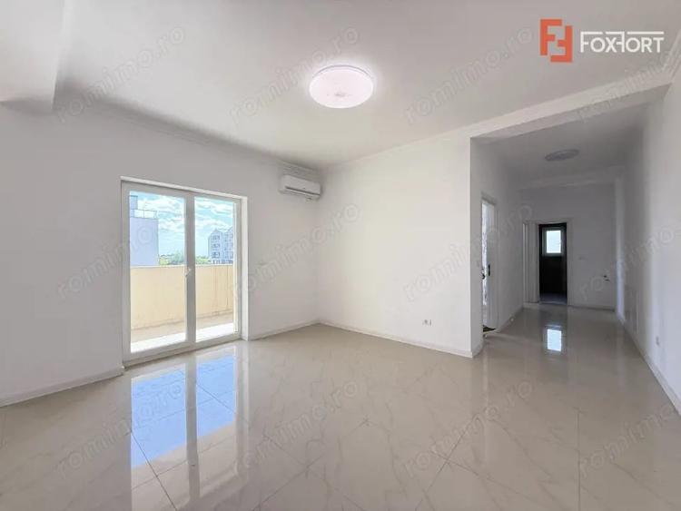 Apartament cu 3 camere semidecomandat în Torontalului