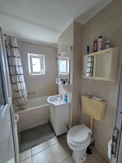Apartament cu 2 camere decomandat în Florești