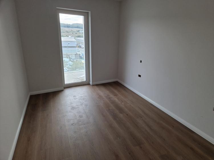 Apartament cu 2 camere semidecomandat în Dâmbul Rotund