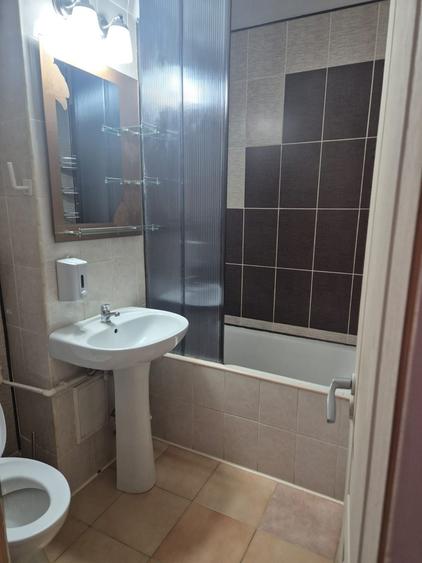 Apartament cu 2 camere semidecomandat în Ostroveni