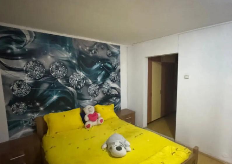 Apartament cu 3 camere semidecomandat în Orașul Vechi