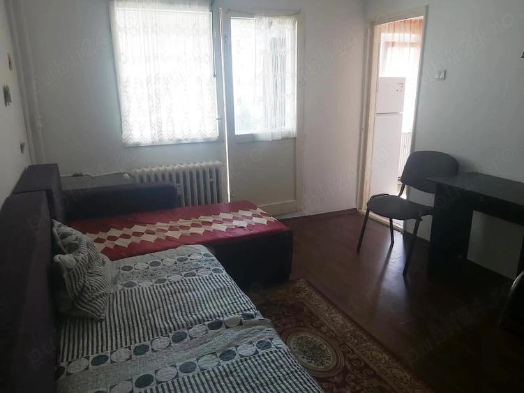 Garsonieră semidecomandată în Broșteni