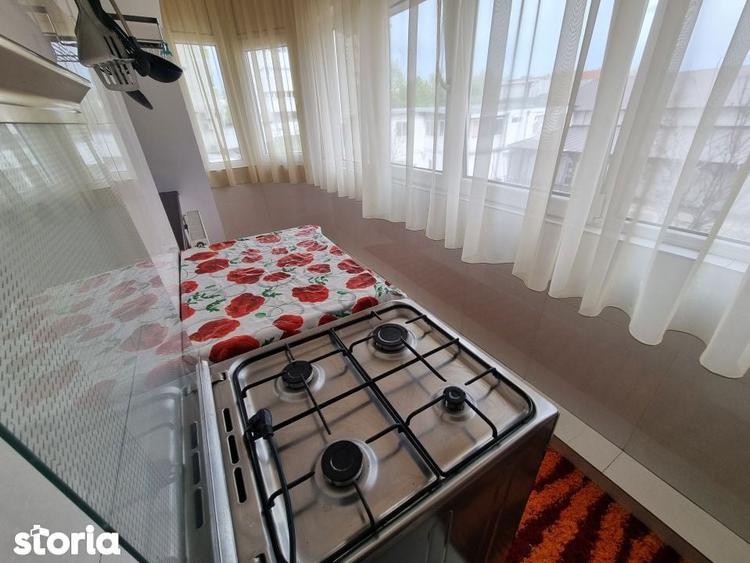 Apartament cu 3 camere decomandat în Dofteana