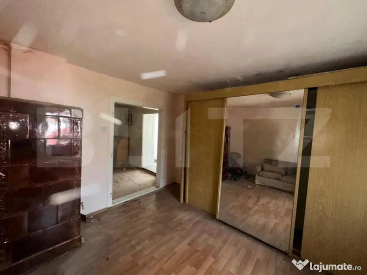 Casă cu 7 camere cu Teren 2500 Mp în Central