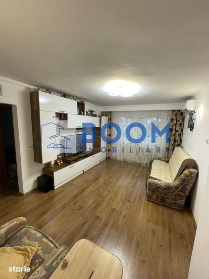 Apartament cu 4 camere decomandat în Ostroveni