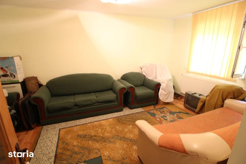 Casă cu 3 camere cu Teren 1055 Mp în Central