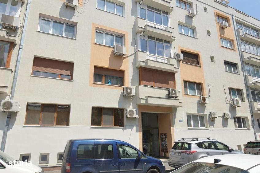 Apartament cu 3 camere în Calea Victoriei