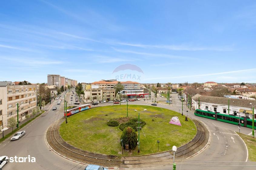 Apartament cu 3 camere, mobilat în Boul Roșu