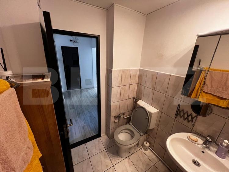 Apartament cu 3 camere semidecomandat, mobilat în Codlea