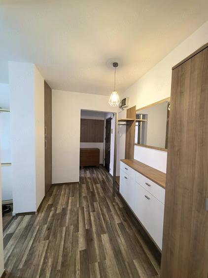 se inchiriaza apartament cu 3 camere cu loc parcare auto - 1