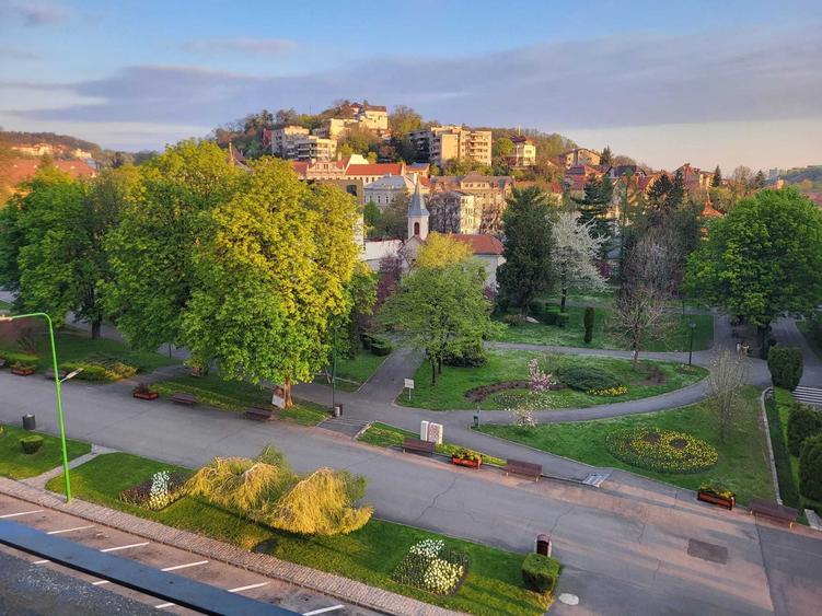Apartament cu 2 camere decomandat în Drumul Carului