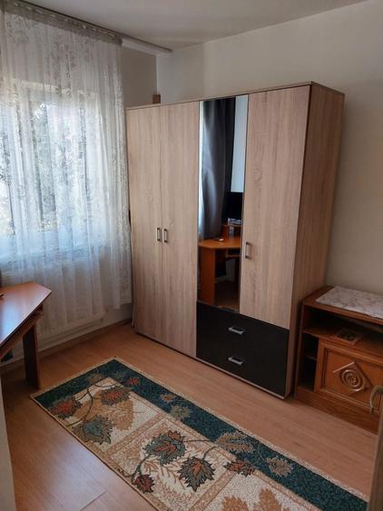 Apartament cu 2 camere semidecomandat în Cedonia