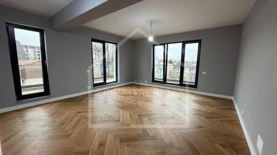 Apartament cu 3 camere decomandat în Aviației — fotografia 1
