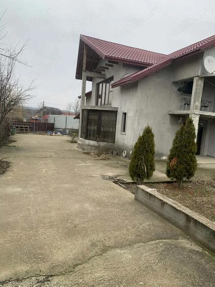 Casă cu 4 camere cu Teren 1600 Mp în Poșta Câlnău