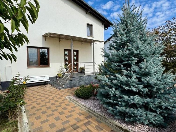 Casă individuală cu 4 camere cu Teren 465 Mp în Ipotești