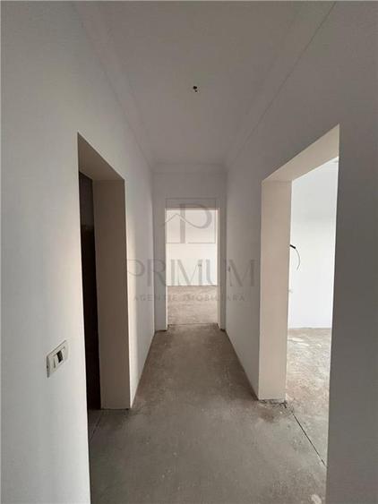 Apartament cu 3 camere semidecomandat în Moșnița Veche