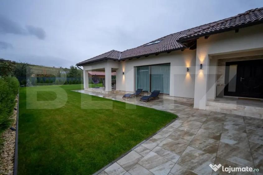 Casă cu 5 camere cu Teren 1577 Mp în Central