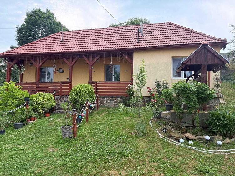 Casă cu 2 camere în Fotoș
