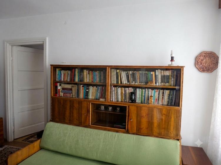 Apartament cu 2 camere semidecomandat, mobilat în Central
