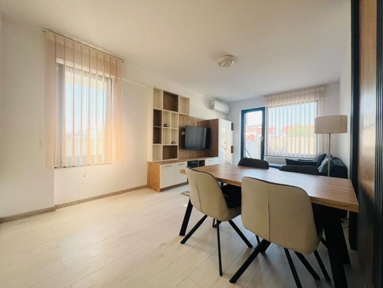 Apartament cu 3 camere, mobilat în Pipera